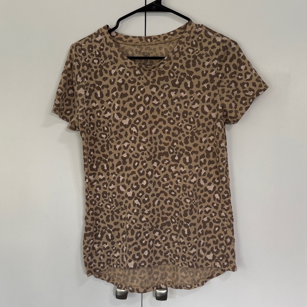 Zoe + Liv leopard print t-Shirt size medium